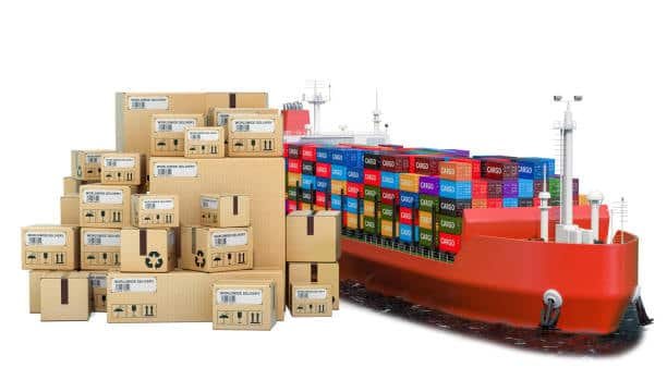 Cargo ship loaded with containers and export cartons, illustrating CIF cost, insurance, and freight responsibilities.