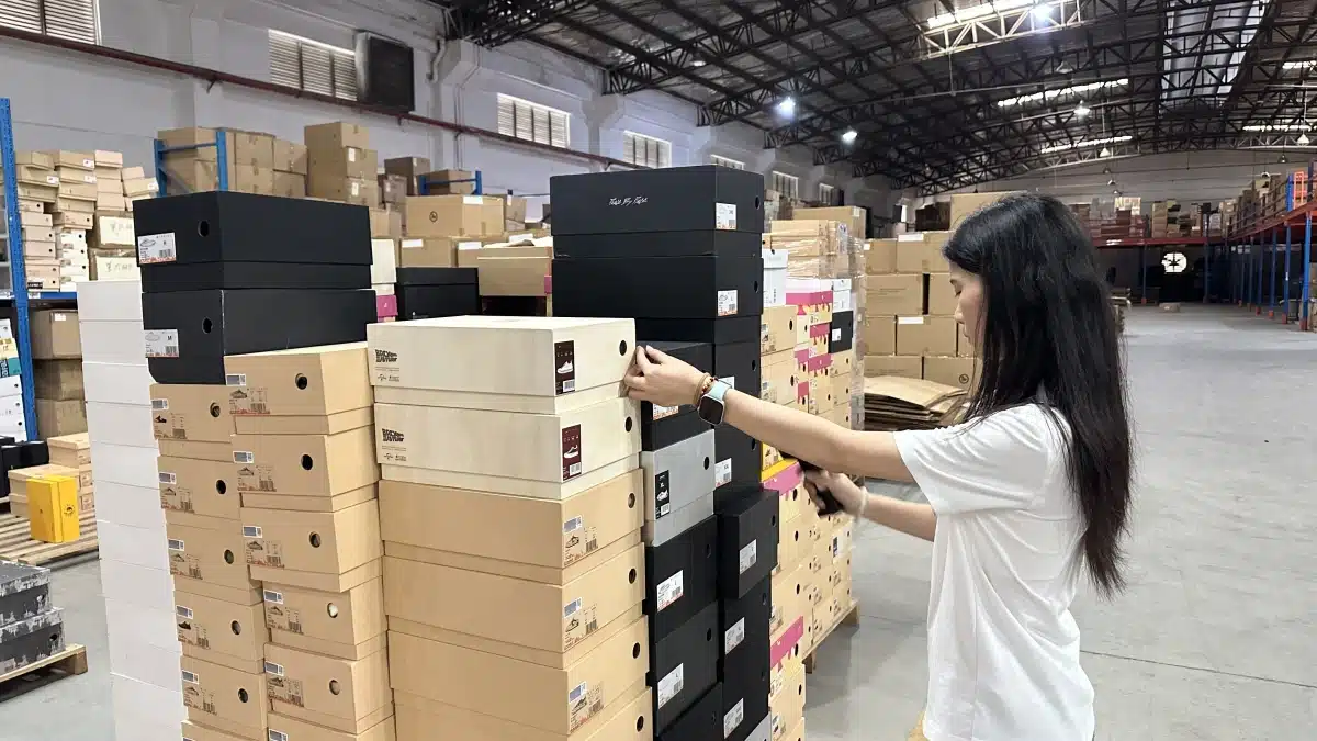 Ecommerce products stored as buffer inventory in a China fulfillment center for scheduled Amazon FBA replenishment and hybrid inventory management.