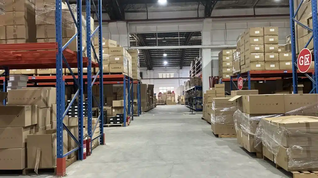 China 3PL warehouse storing bulk ecommerce inventory as buffer stock for an Amazon FBA and China 3PL hybrid fulfillment model.