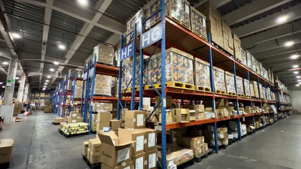 Ecommerce order management dashboard displaying TikTok Shop orders, shipping status, and fulfillment tracking for cross-border sellers