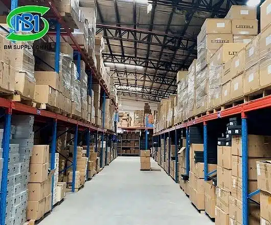 China Shoe Fulfillment Warehouse for Global Footwear Brands
professional shoe fulfillment warehouse in China with organized footwear inventory storage and SKU management